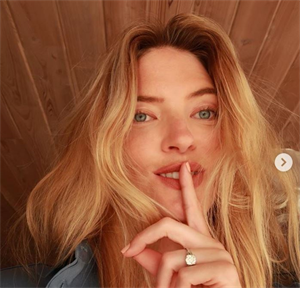Martha Hunt Martha Hunt